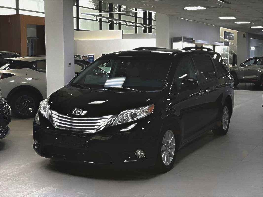 The Toyota Sienna Proves That Minivans Still Measure Up